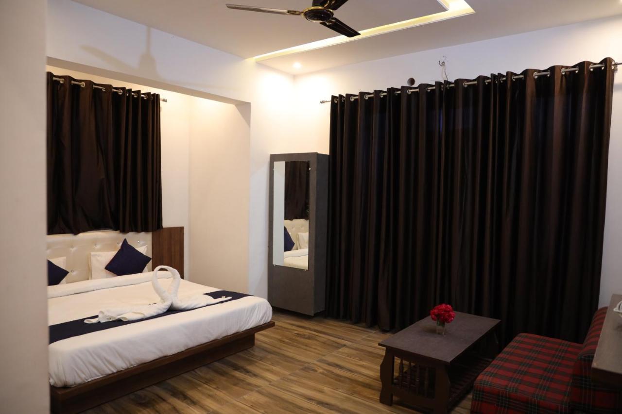 Winter Mountain Resort Pushkar Ngoại thất bức ảnh