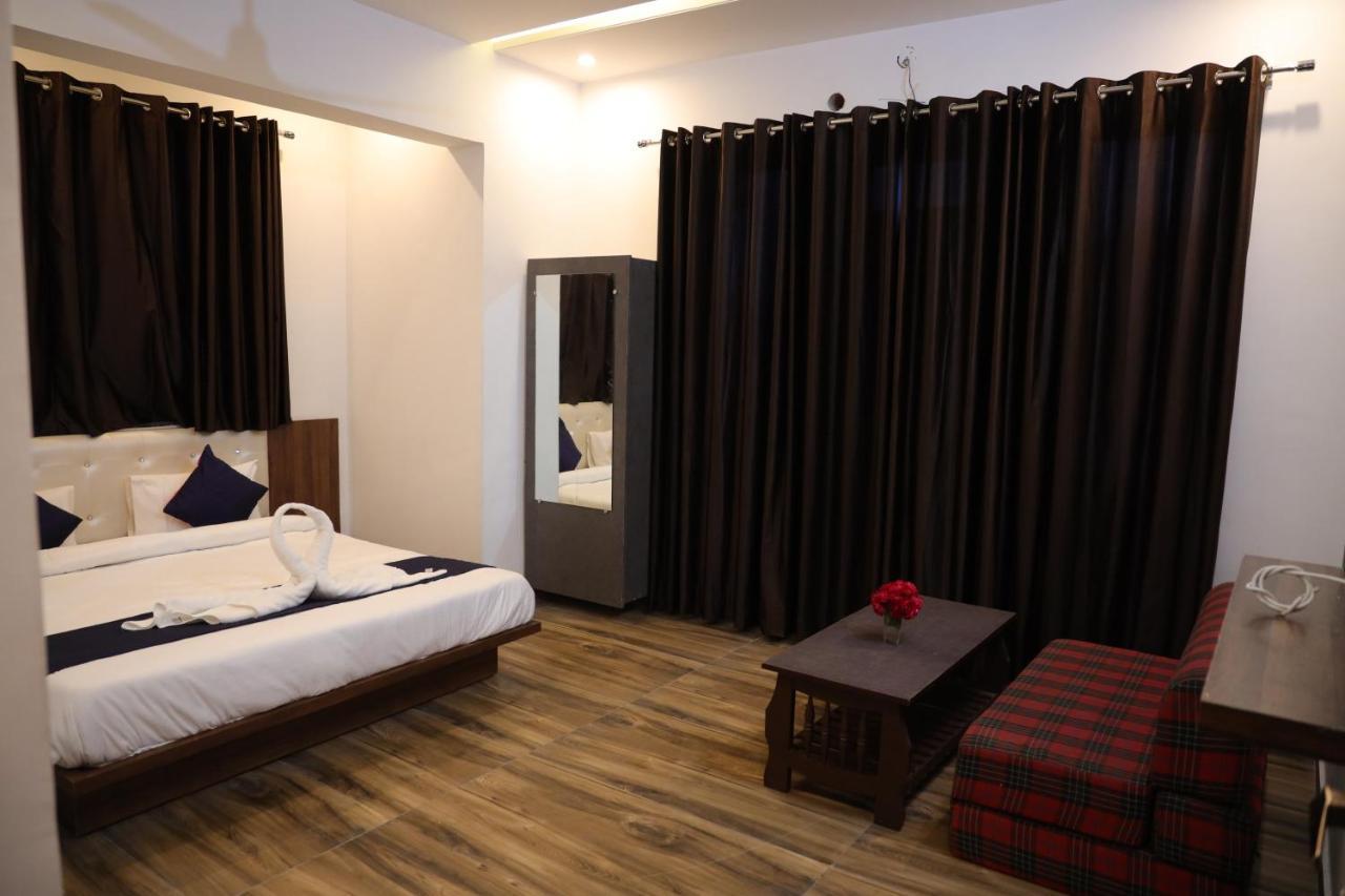 Winter Mountain Resort Pushkar Ngoại thất bức ảnh