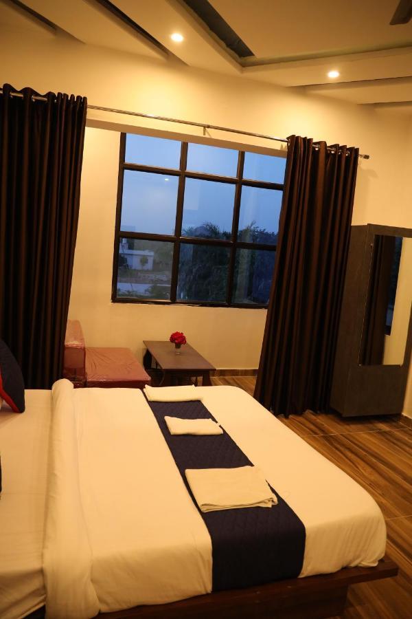 Winter Mountain Resort Pushkar Ngoại thất bức ảnh