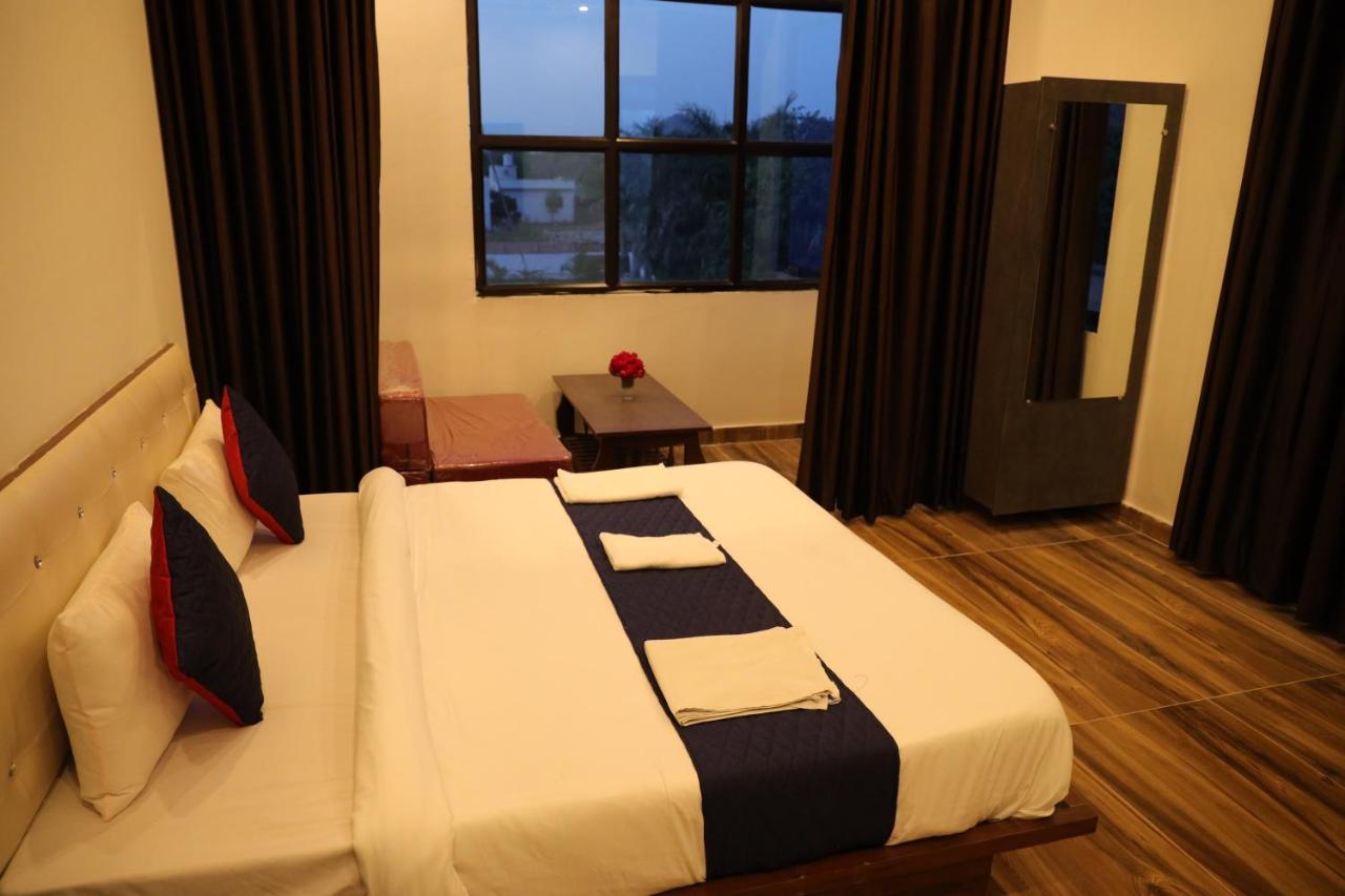 Winter Mountain Resort Pushkar Ngoại thất bức ảnh
