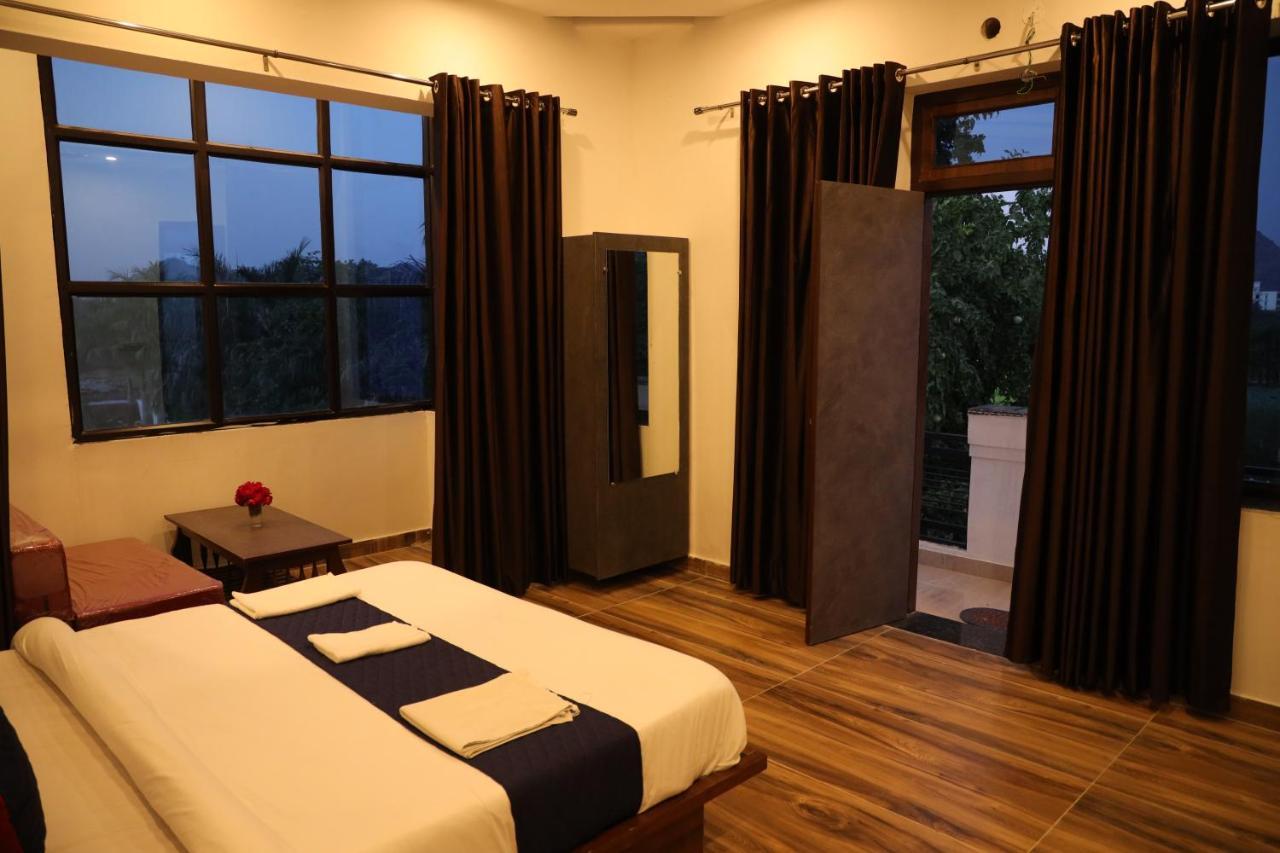 Winter Mountain Resort Pushkar Ngoại thất bức ảnh