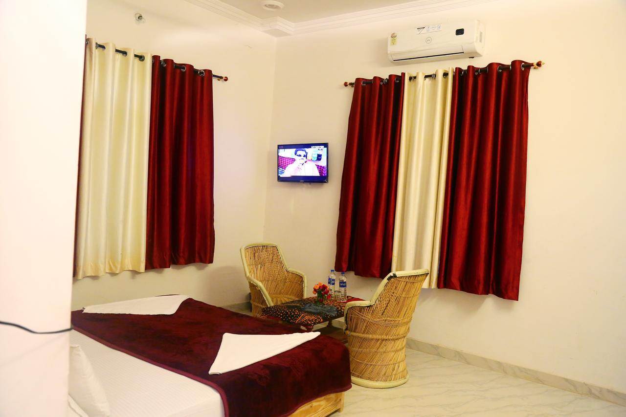 Winter Mountain Resort Pushkar Ngoại thất bức ảnh