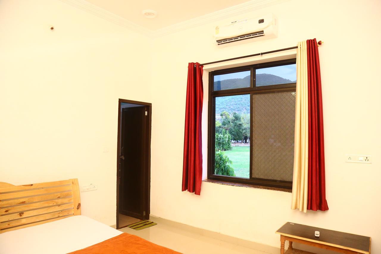 Winter Mountain Resort Pushkar Ngoại thất bức ảnh