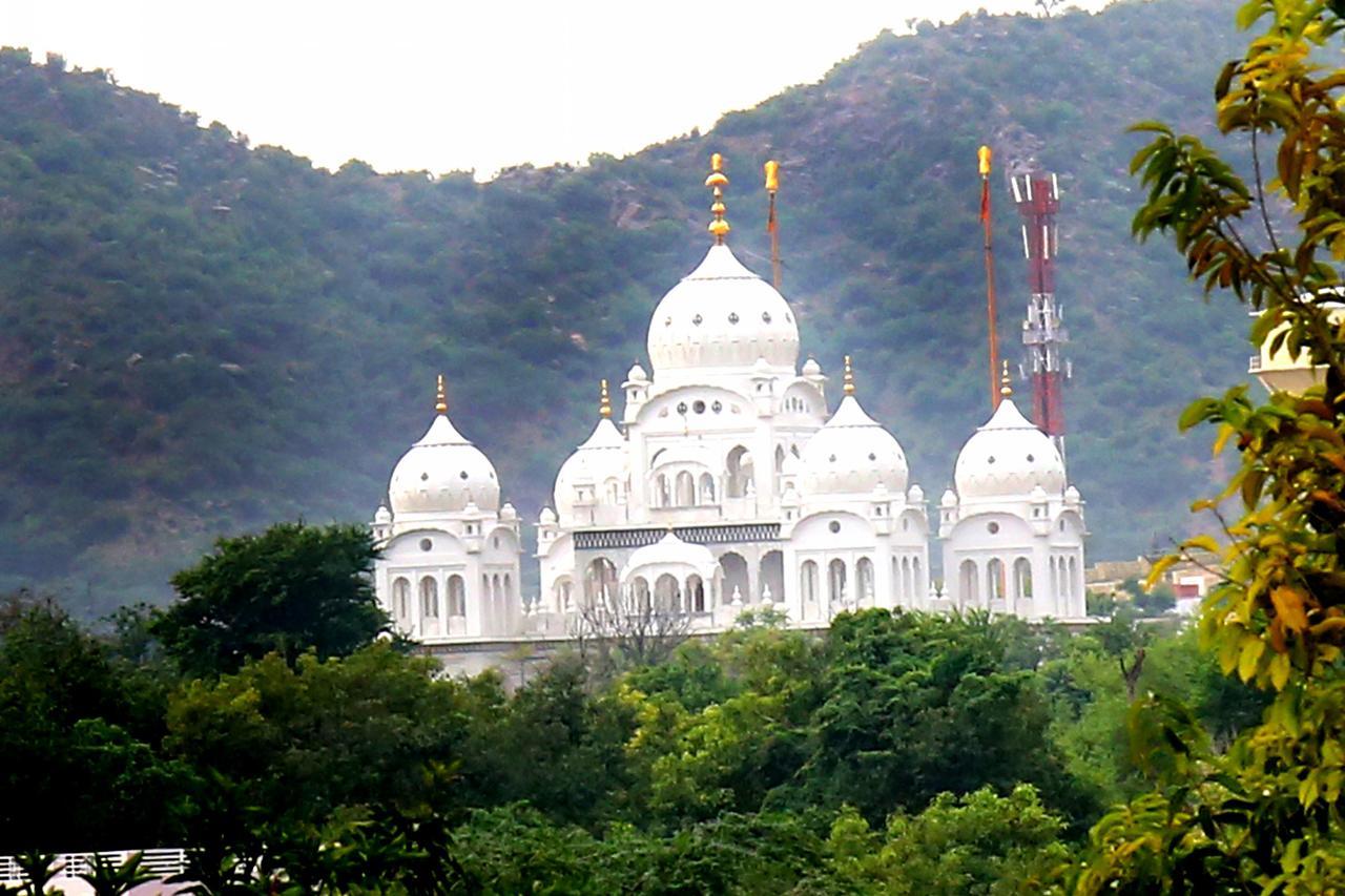 Winter Mountain Resort Pushkar Ngoại thất bức ảnh