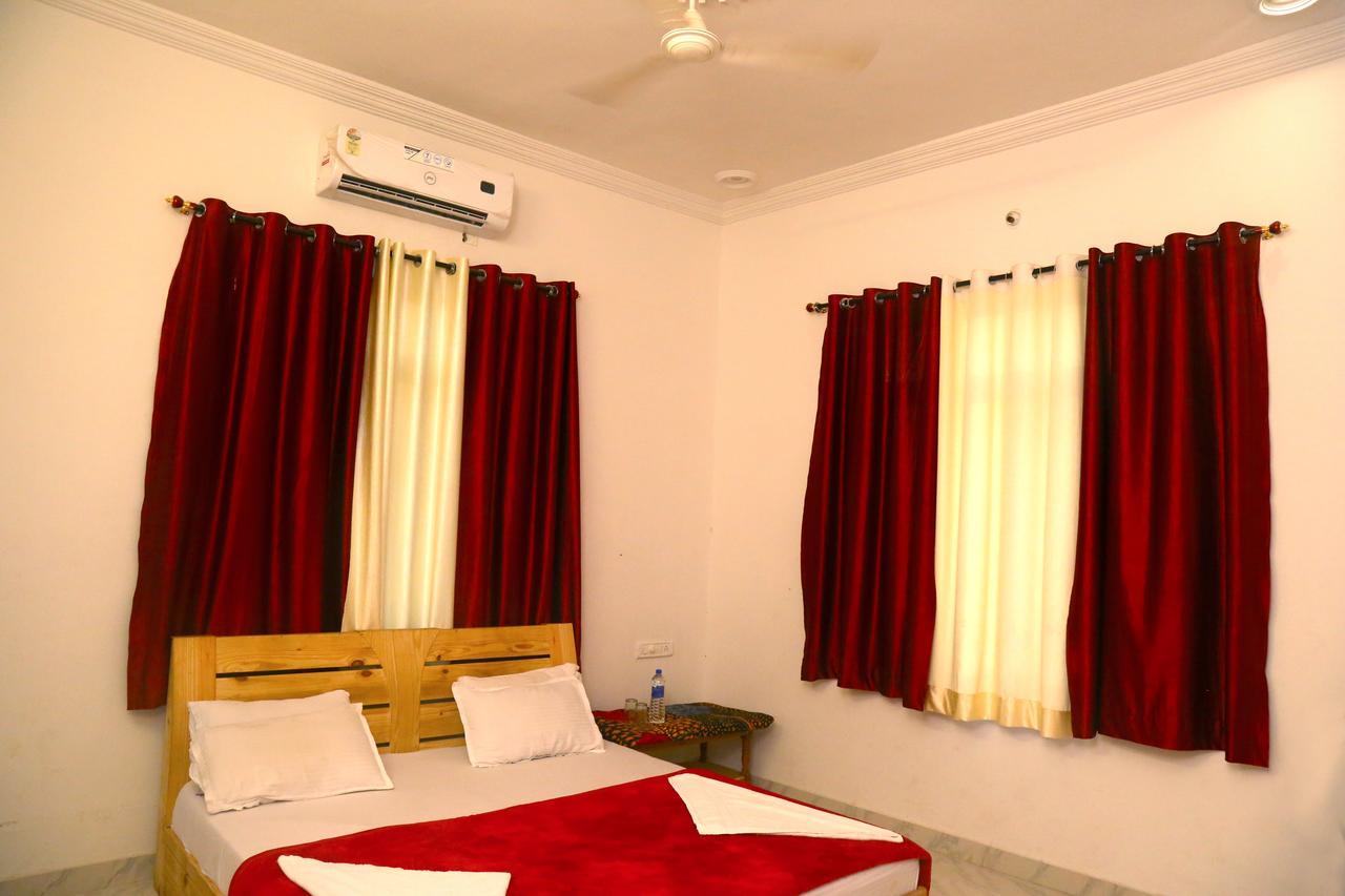 Winter Mountain Resort Pushkar Ngoại thất bức ảnh